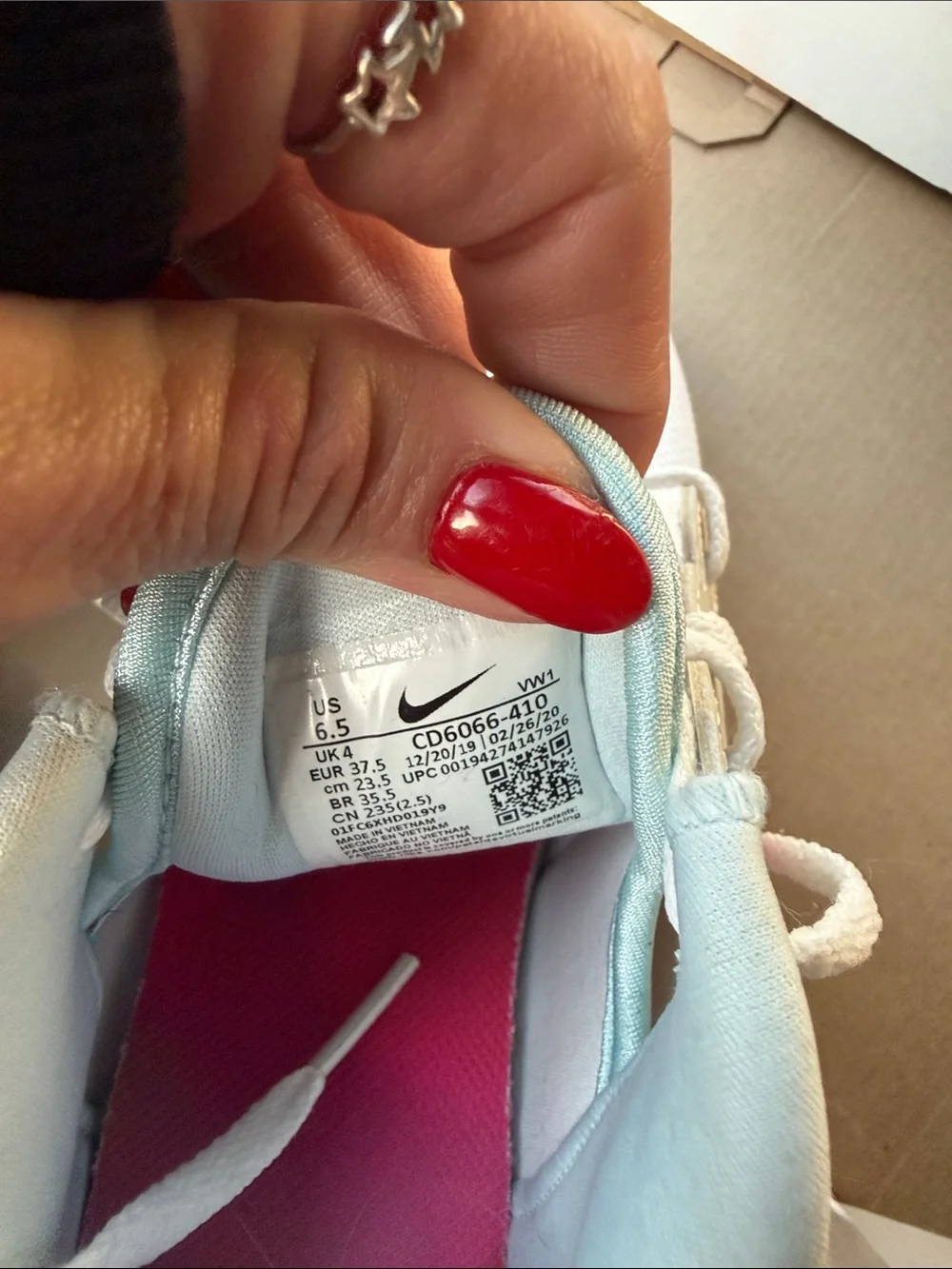 Nike Light Blue & White Golf with Pink-Orange Gradient Swoosh roche